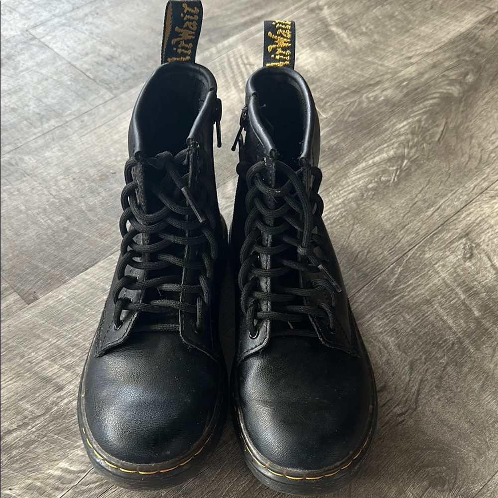 Dr. Marten Zavala J size 2 kids boot